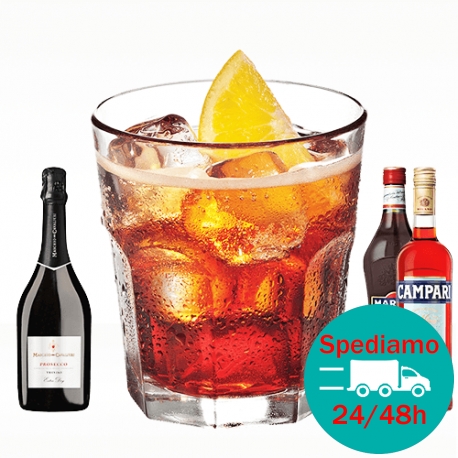 Cocktail Negroni Sbagliato con prosecco, vermut rosso e bitter campari